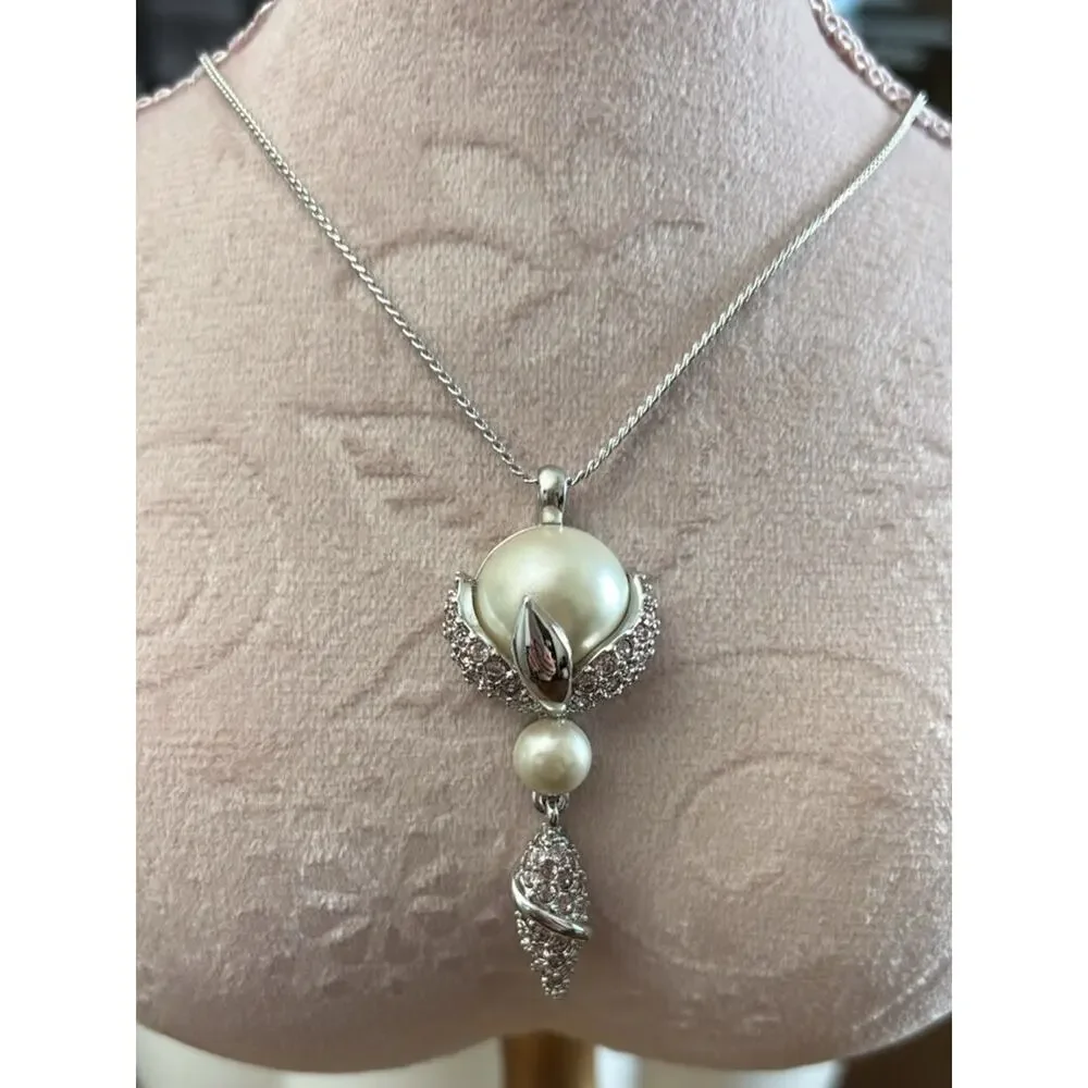 Nina Ricci Rhodium plated Pearl Drop Pendant Necklace Elegant White Pearl Accent
